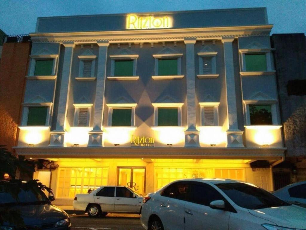 Hotel Ritzton 3*