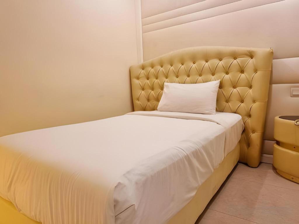 Ritzton Hotel